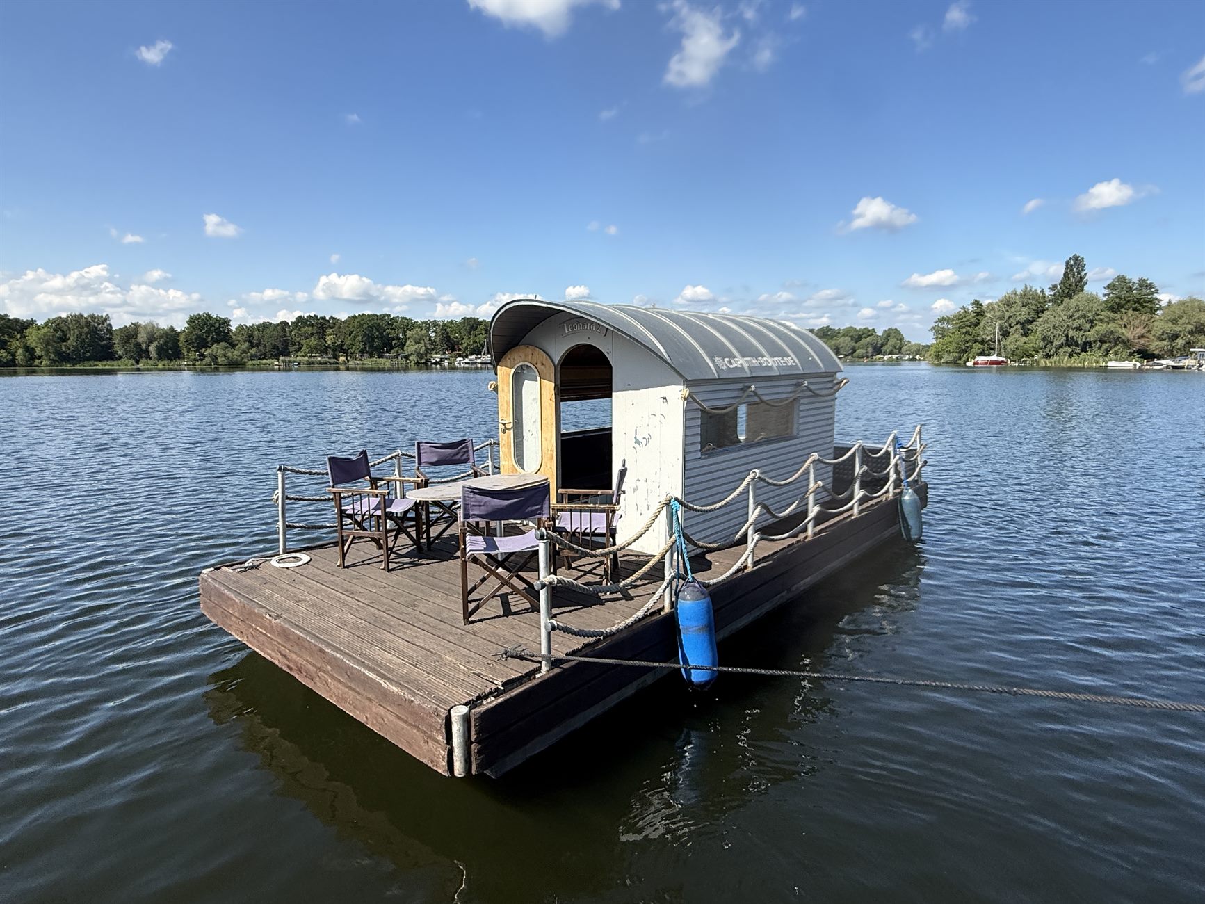 Floß auf dem Schwielowsee bei Caputh