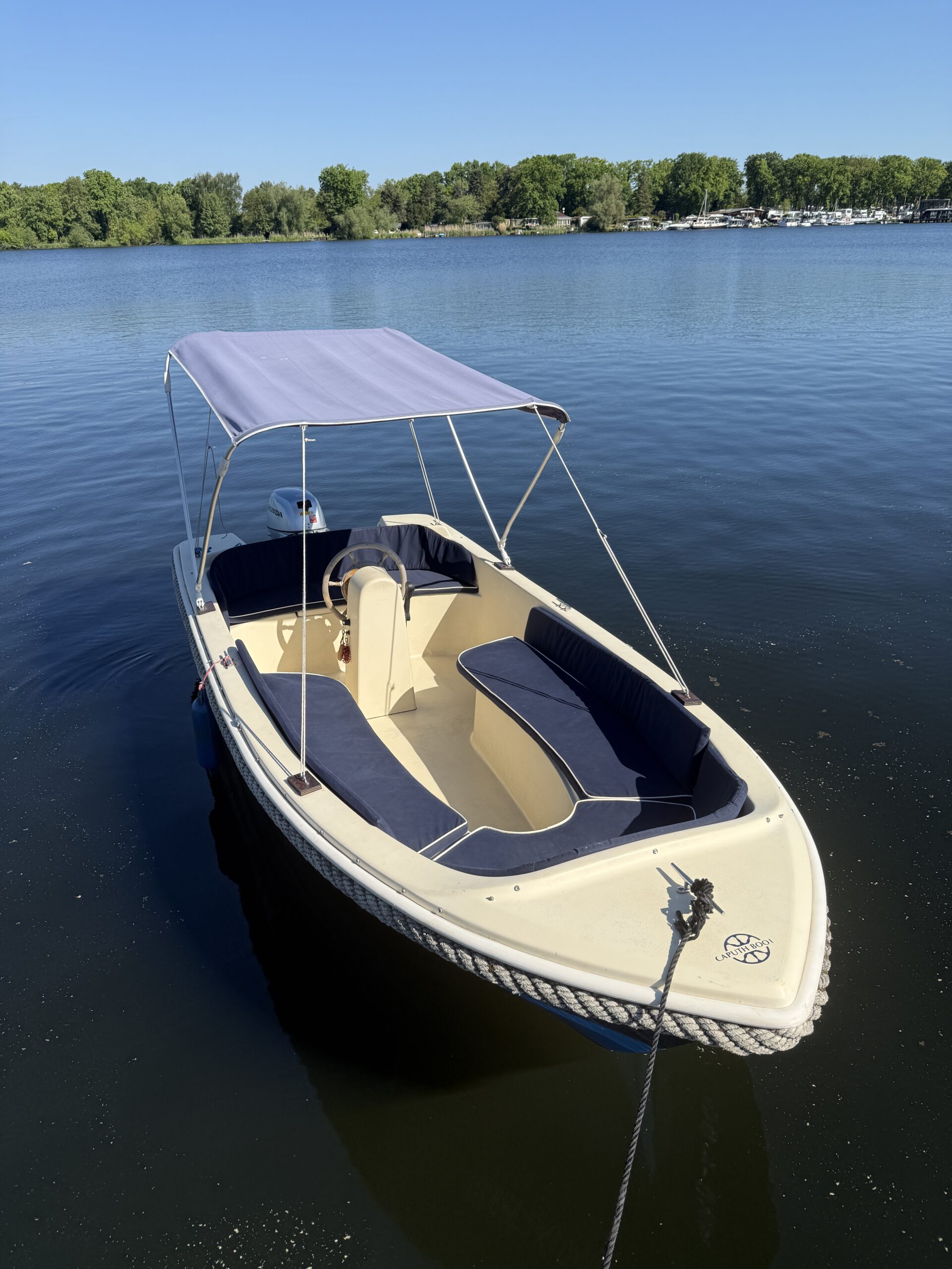https://caputh-boote.de/wp-content/uploads/2026/05/fuehrerscheinfreies-Boot-Deluxe-scaled.jpg